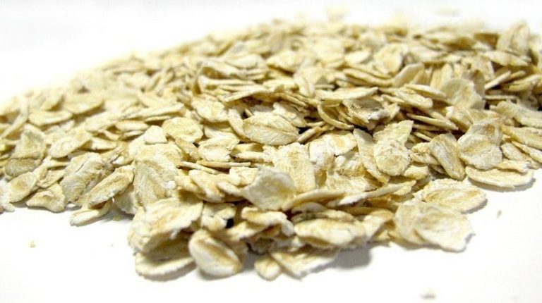 Rolled_oats_in_cup