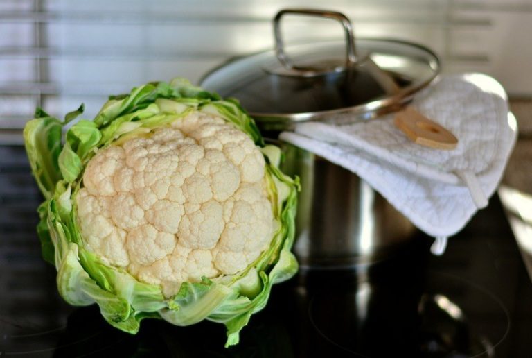 How_to_boil_cauliflower_on_the_stove
