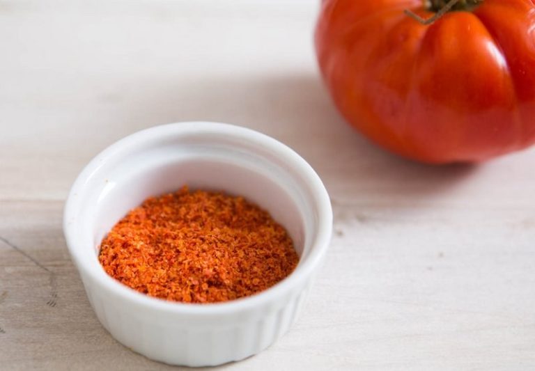 How_much_tomato_powder_is_in_a_spoon