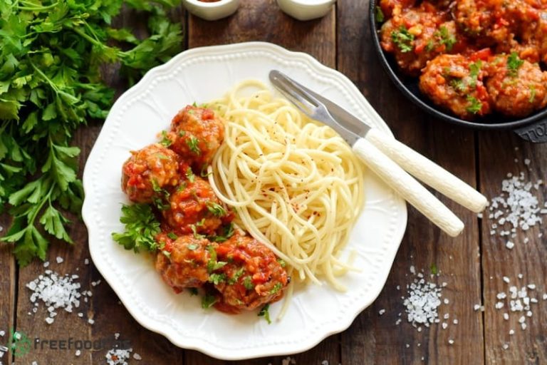 Spaghetti and Meatballs with Tomato Sauce