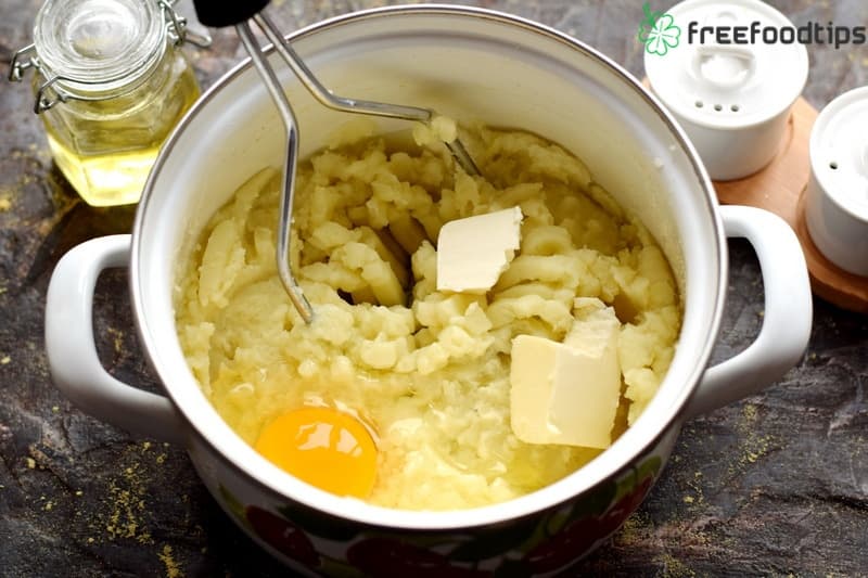 Step_2 How to make casserole with mashed potato and minced meat