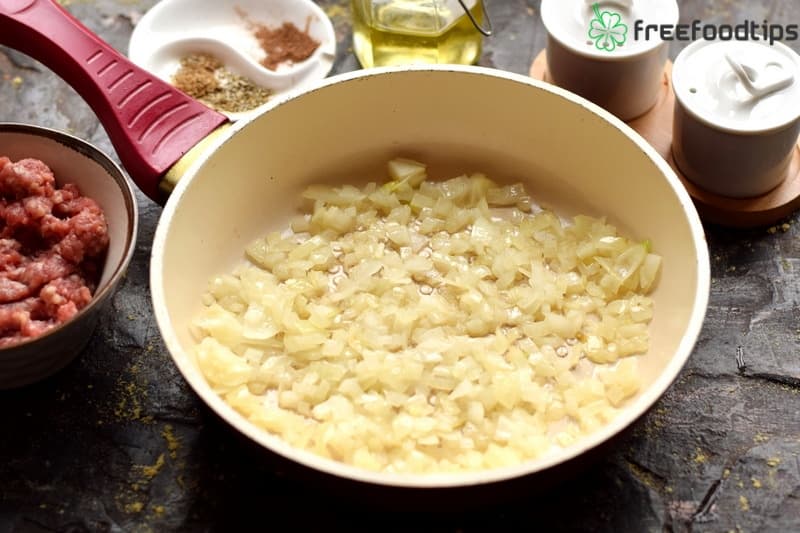 Step_4 How to make casserole with mashed potato and minced meat