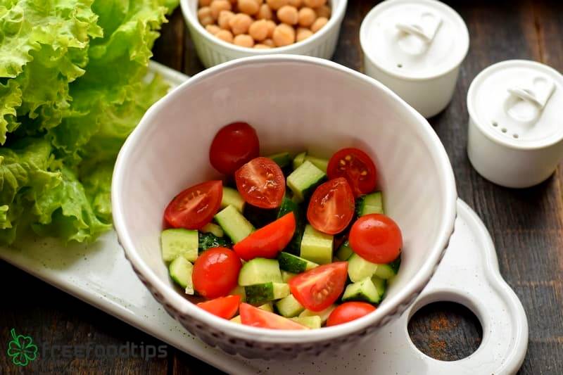 Cut tomatoes and cucmbers