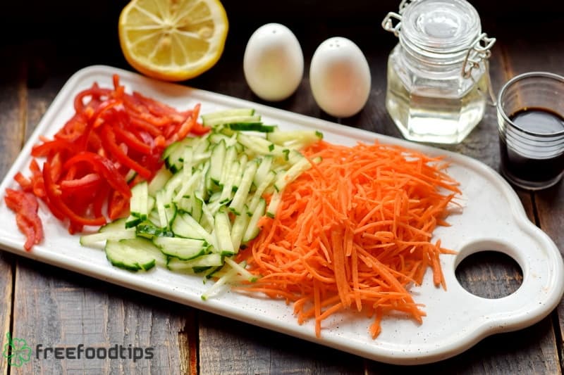 Cut vegetables into thin slices Cut vegetables into thin slices